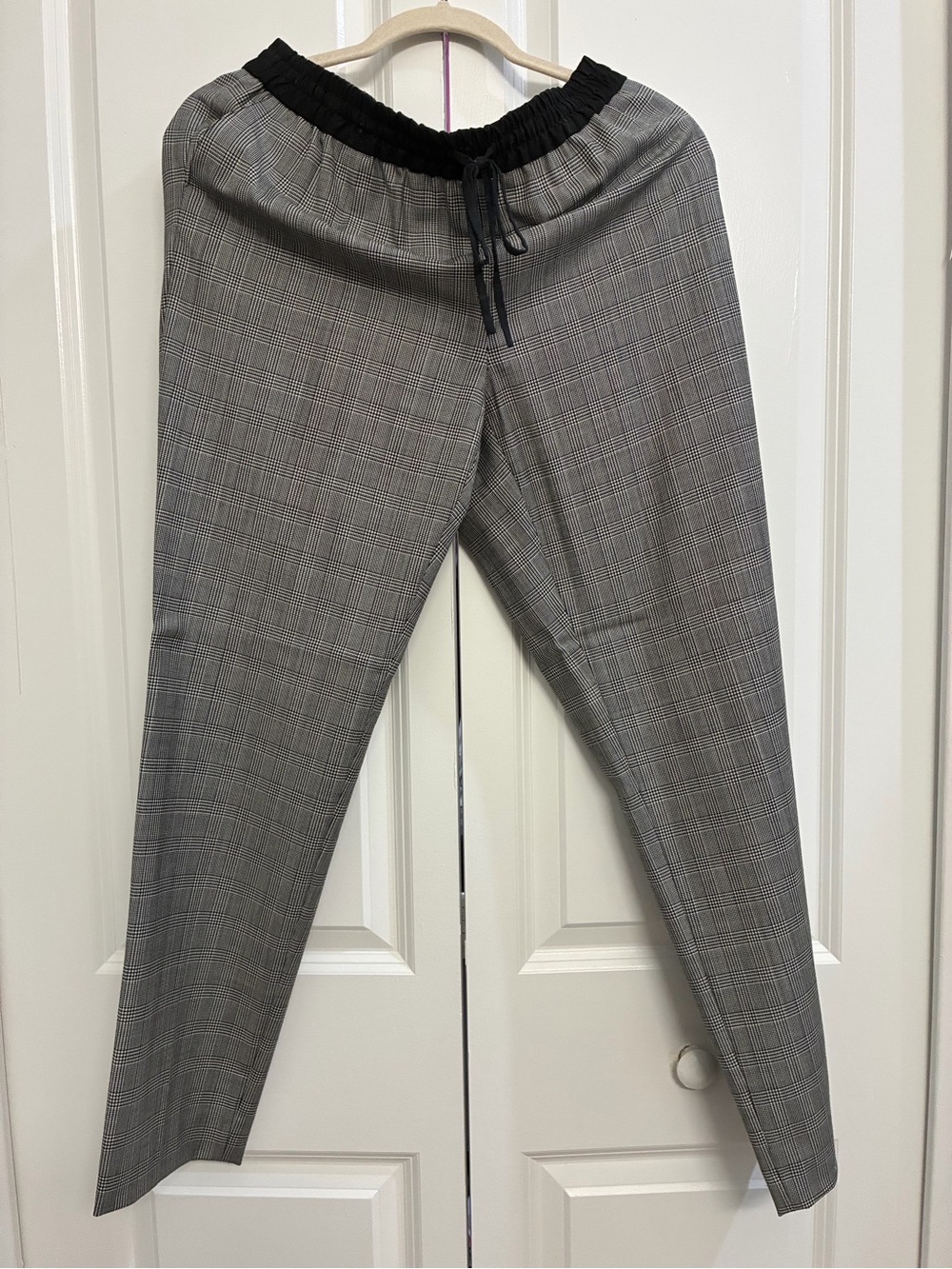 Women’s  Gray Plaid Pants with Black Elastic Waist and pockets
